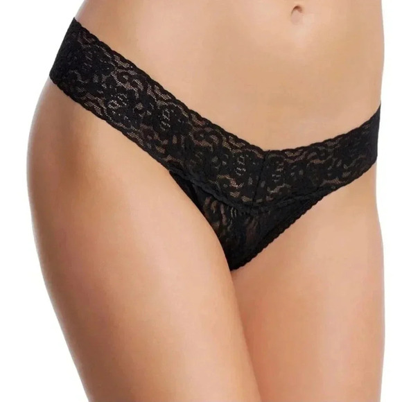 Paramour by Felina NWOT Stretchy  Lace Low Rise Thong - Picture 1 of 8